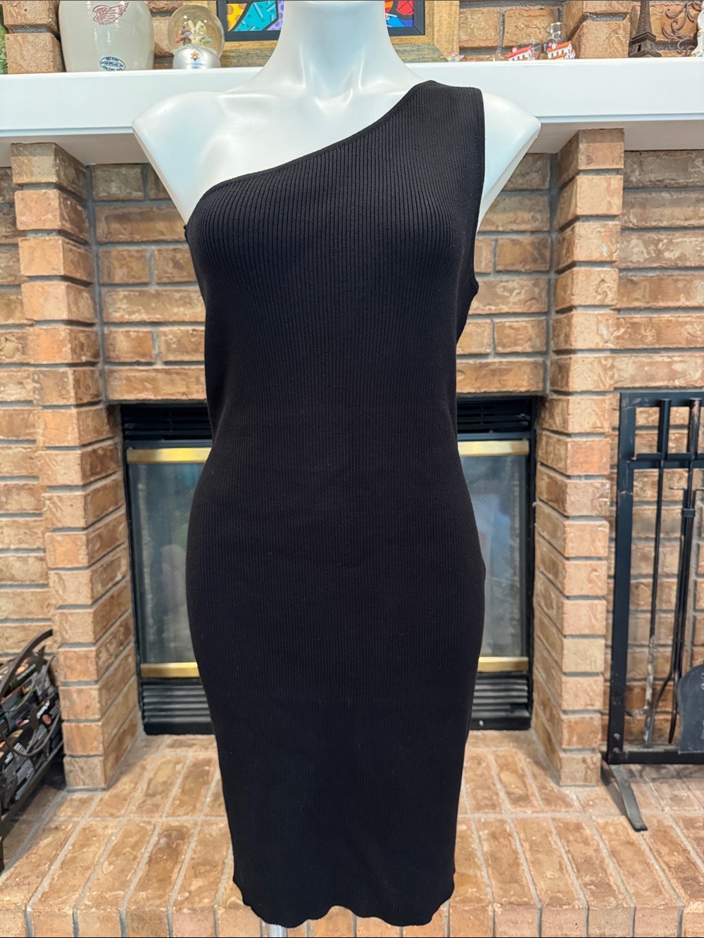 House of Harlow 1960 Black One-Shoulder Ribbed Knit Dress